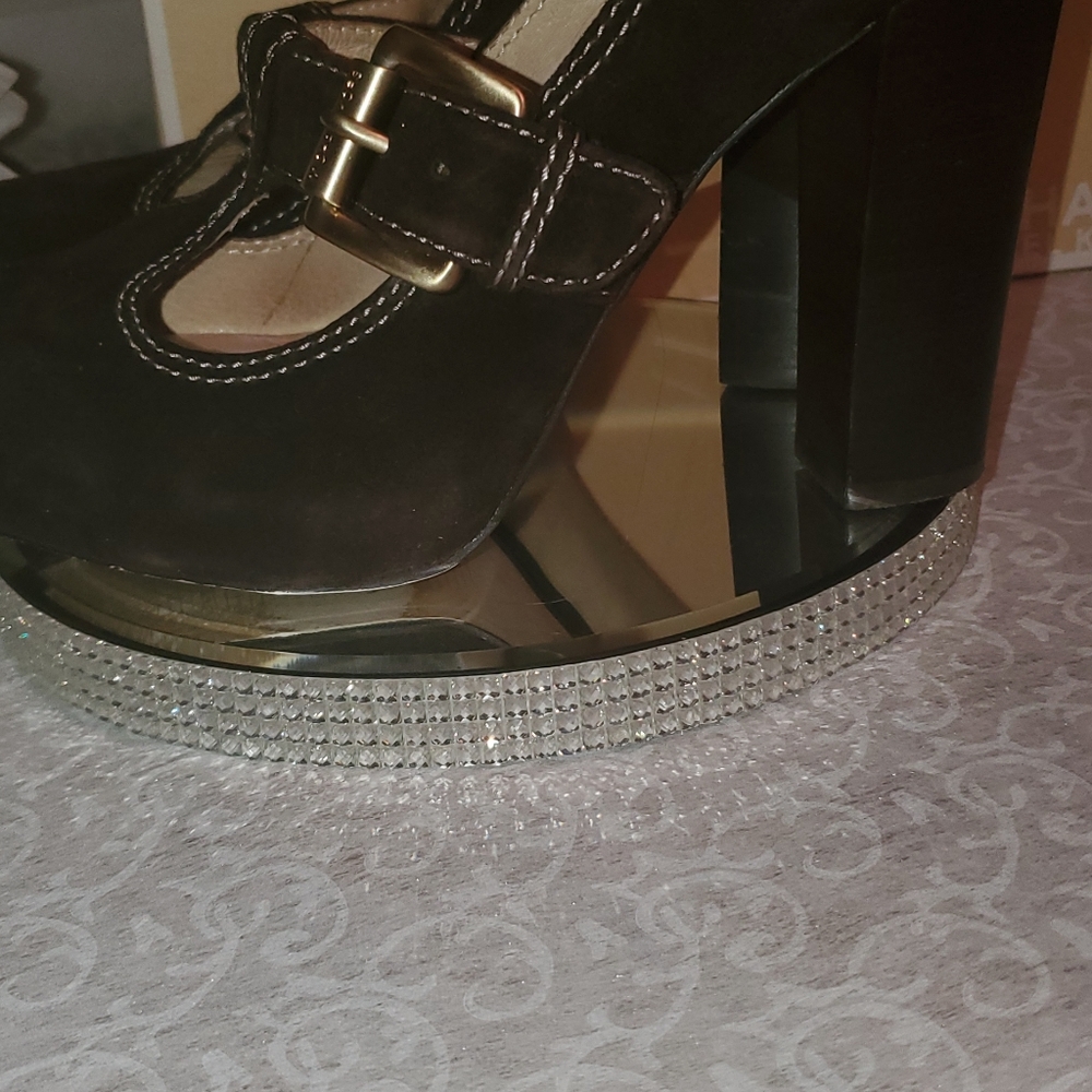 Coco brown pumps